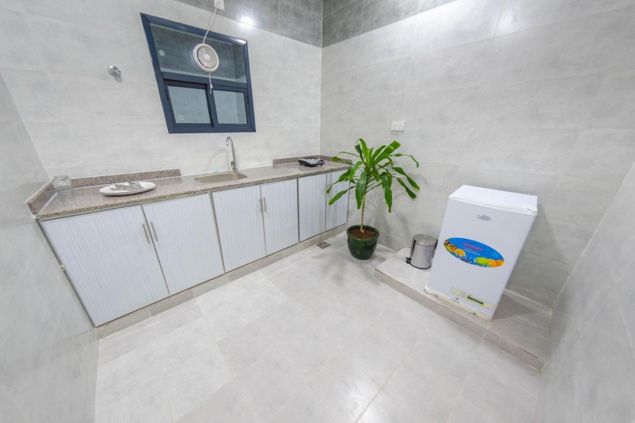 Al Sqlawi Hotel Apartment Ras al Hadd Exteriör bild